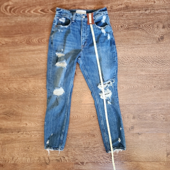Vintage Abercrombie & Fitch Curve Love High Rise Mom Jeans Size 26/2R DISTRESSED - Picture 15 of 16